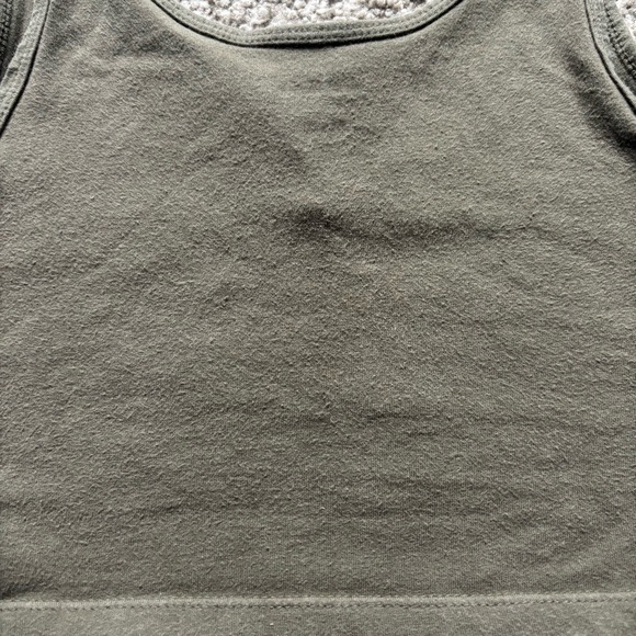 Wild Fable Green Sleeveless Fitted Crop Tank Top Sz M Minimalist Summer Staple - Picture 7 of 8
